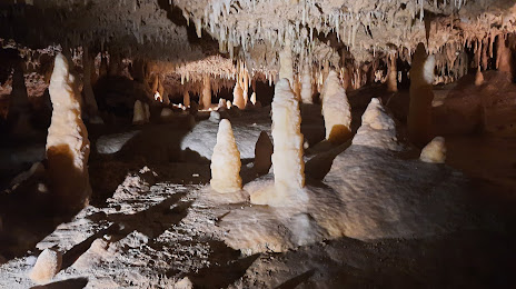 Grottes de Fontirou, Вильнёв-Сюр-Ло