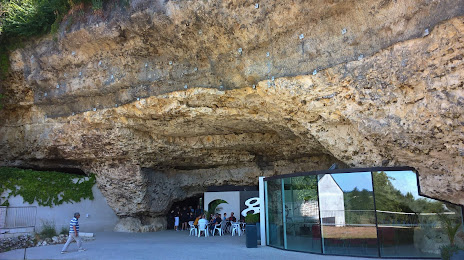 Grottes du Foulon, Шатодэн