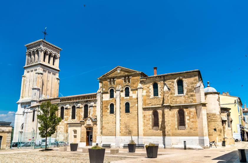 Cathédrale Saint-Apollinaire, Bourg-lès-Valence