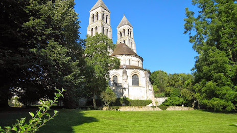 Roseraie David Austin - Abbaye de Morienval, Крепи-ан-Валуа