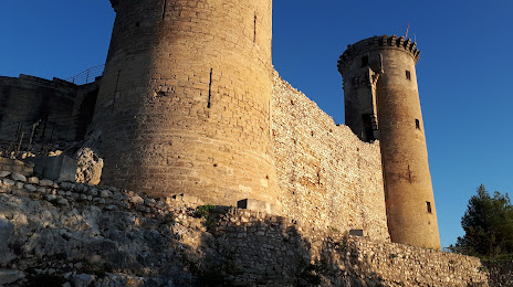 Le Château de Châteaurenard, Saint-Rémy-de-Provence