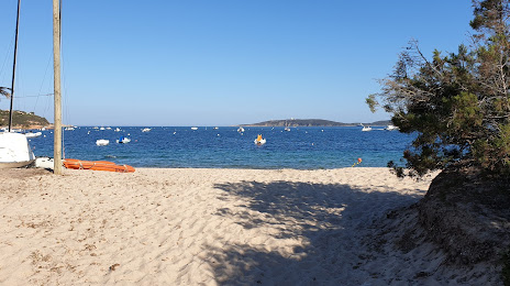 Petite plage de Cala Rossa, 