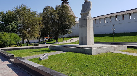 Памятник И.Н. Ульянову, 