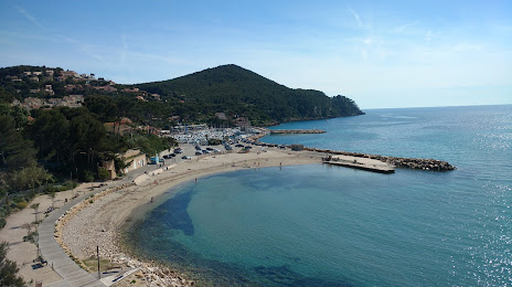 Beach and little harbour of Madrague Saint Cyr sur Mer (Plage de la Madrague Saint-Cyr-sur-Mer), Saint-Cyr-sur-Mer