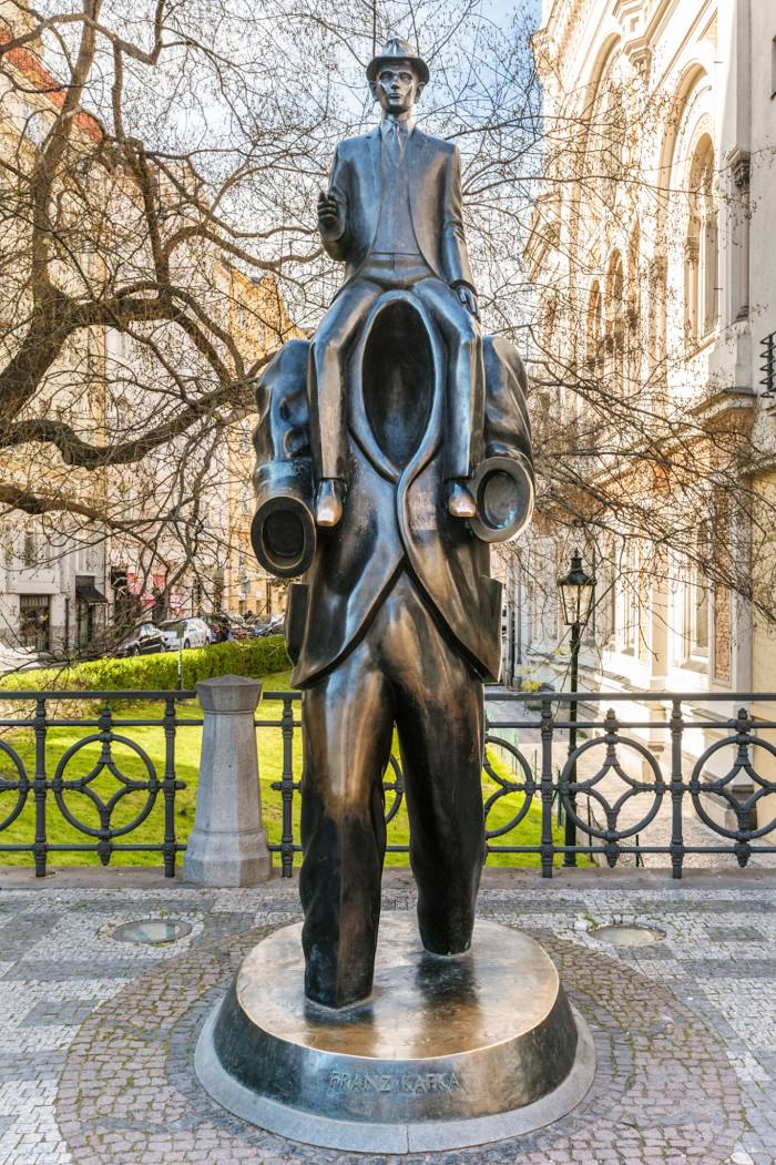 Statue of Franz Kafka (Socha Franze Kafky), 