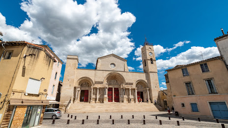 Église abbatiale de Saint-Gilles du Gard, Saint-Gilles