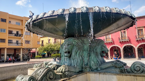 De los Leones Fountain (Fuente De Los Leones), 